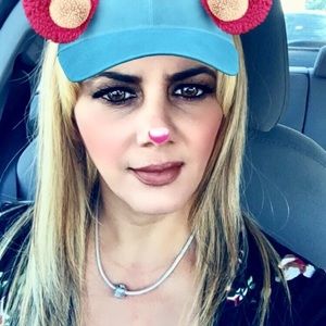 Meet your Posher, Anabel